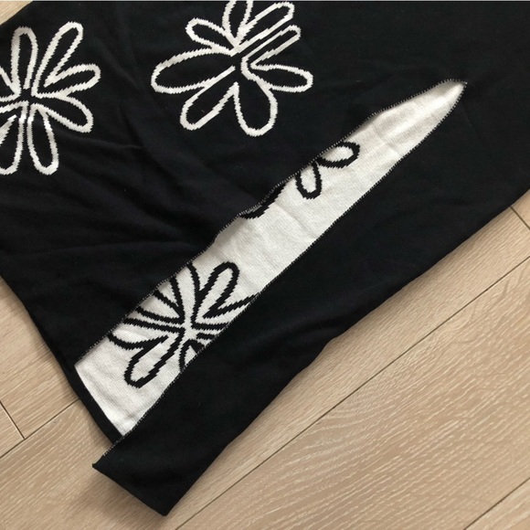 Open Back Floral Knit Slit Dress in Black & White Size S - Picture 7 of 11